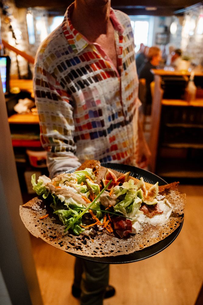 Reportage en plein service à la Crêperie du Port, par Cathy Line